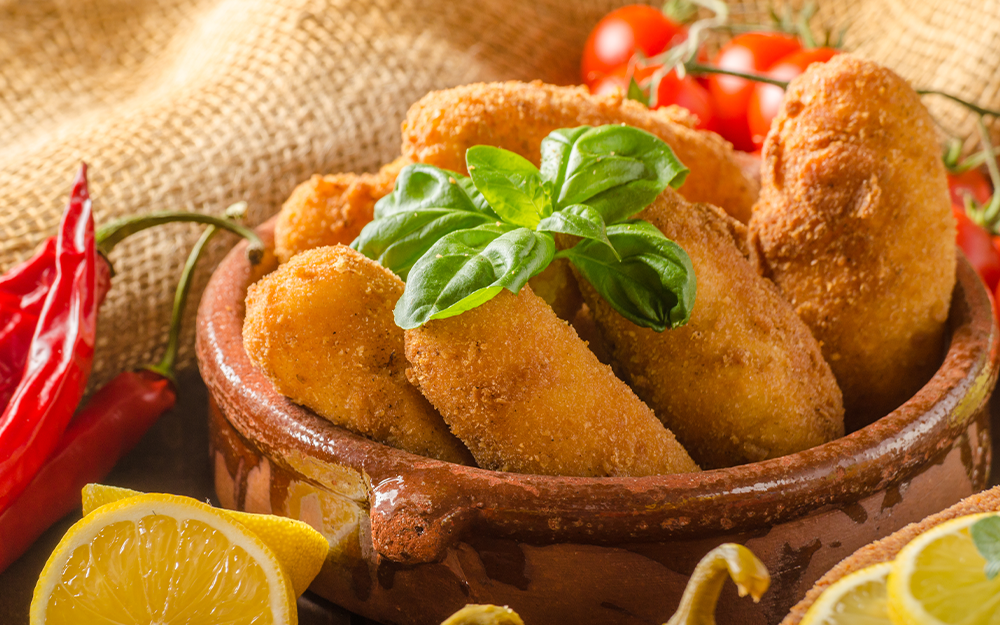 Croquete de Carne com Molho de Pequi Mendez